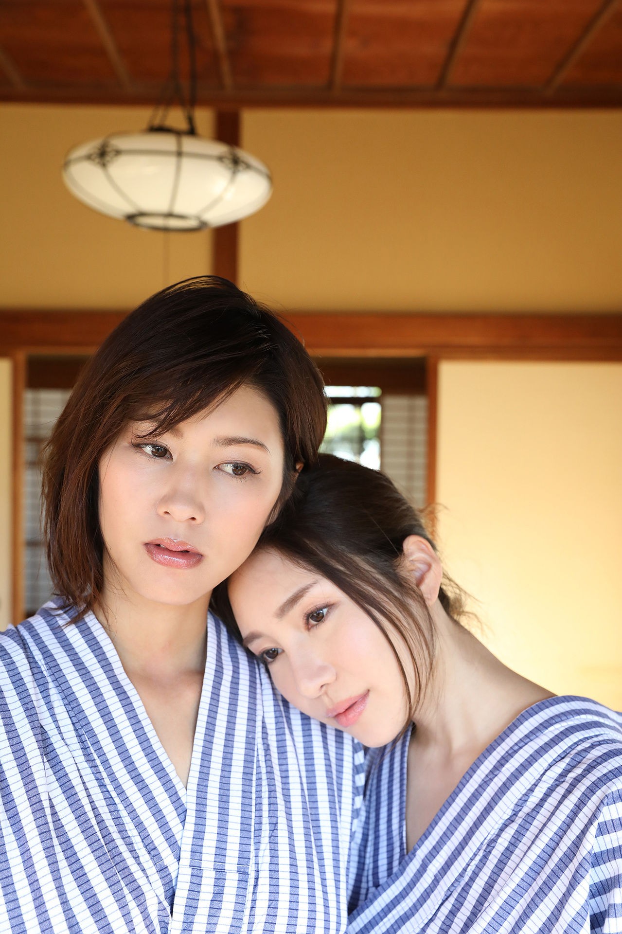 Yuko Ono + Suzume Mino 美乃すずめ 小野夕子, 周刊ポストデジタル写真集 神戸の女ＶＳ湘南の女 爱をちょうだい Set.03 No.e178e9