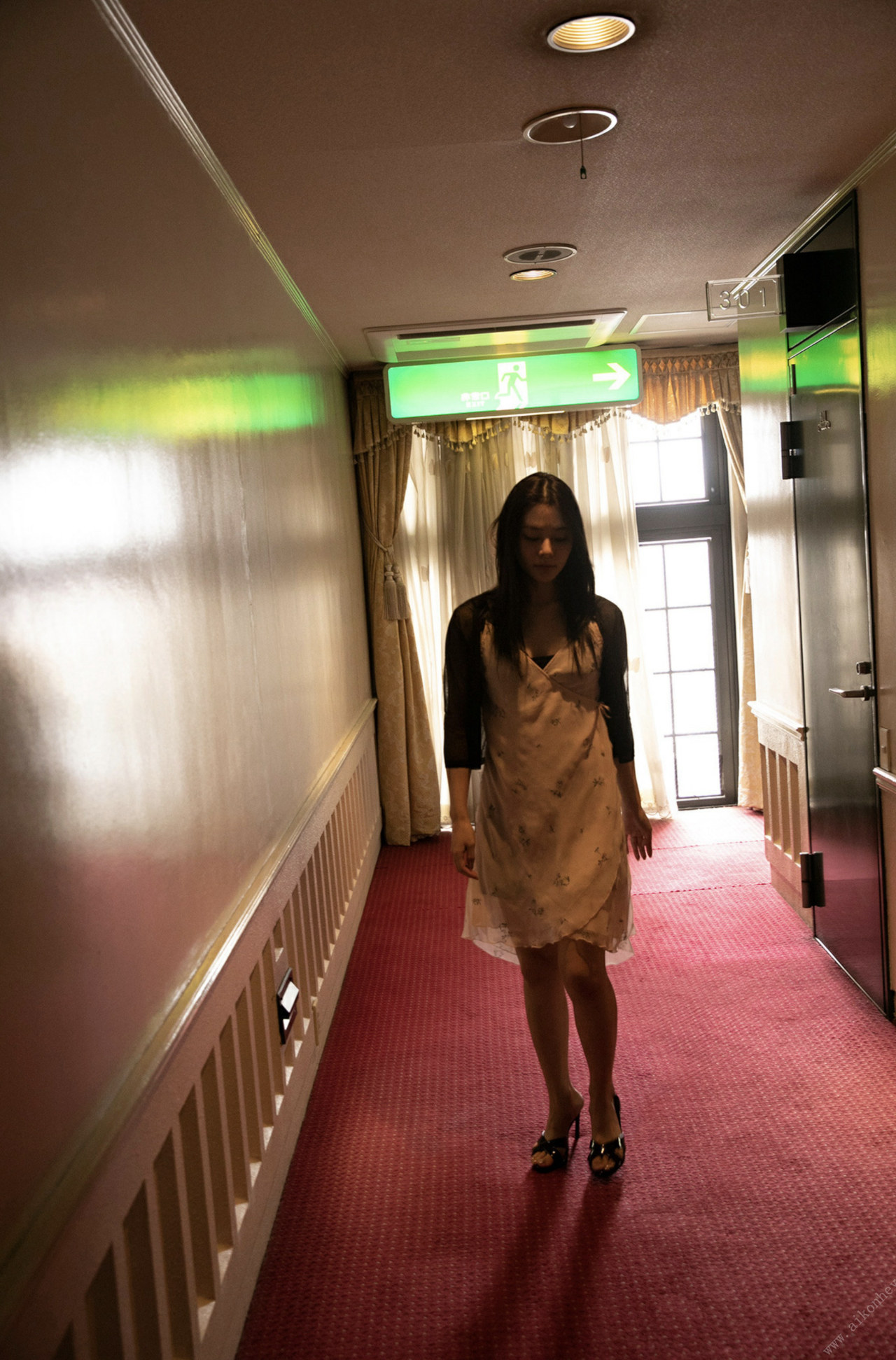 Nene Yoshitaka 吉高宁々, 周刊ポストデジタル写真集 「Love Hotel」 Set.03